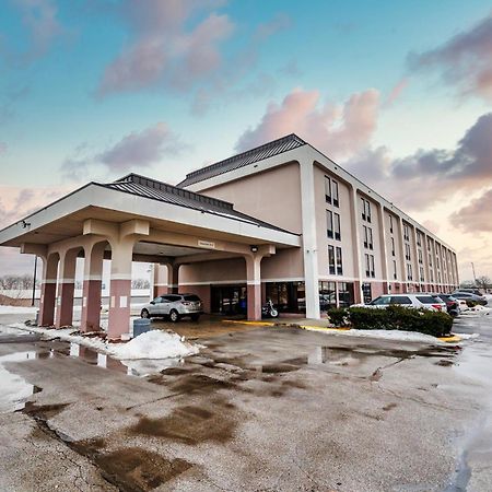 New Victorian Inn & Suites Omaha Exterior photo