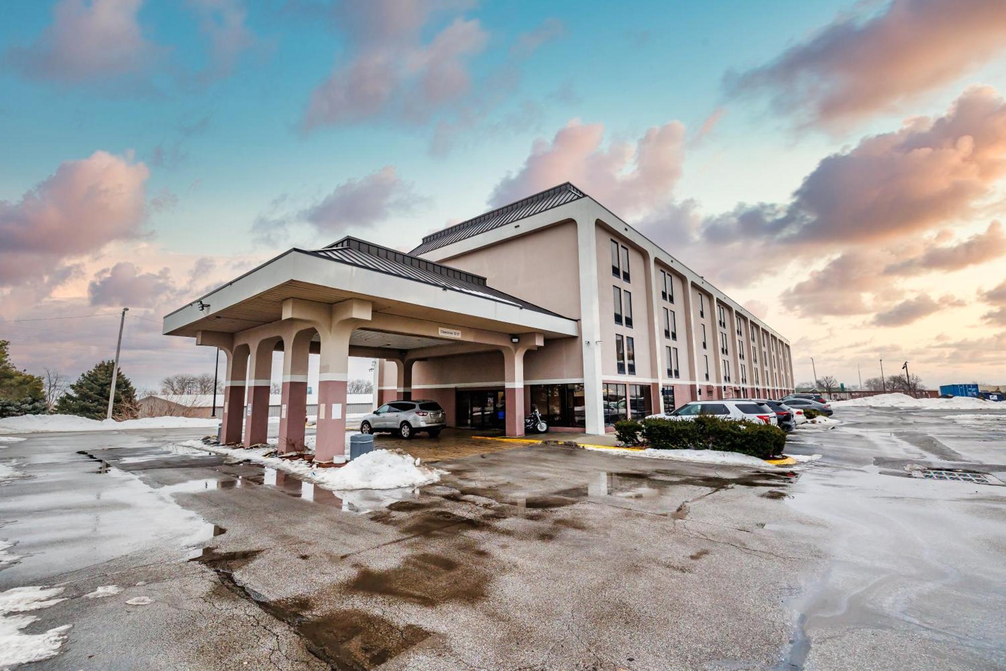 New Victorian Inn & Suites Omaha Exterior photo